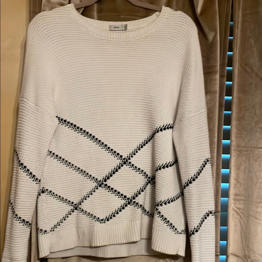 Vince White Sweater with Black Pattern sz Med